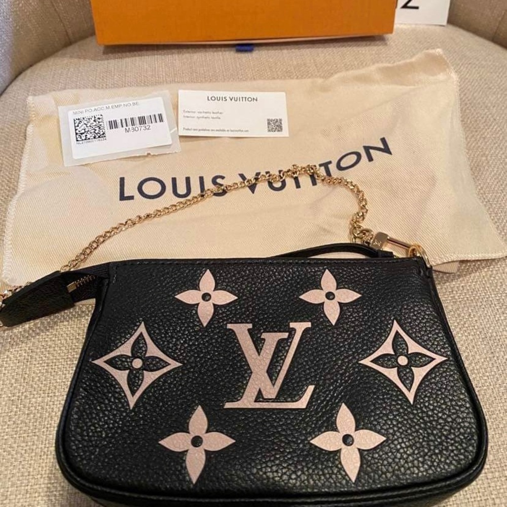 ❌SOLD❌Louis Vuitton Mini Pochette  accessoires